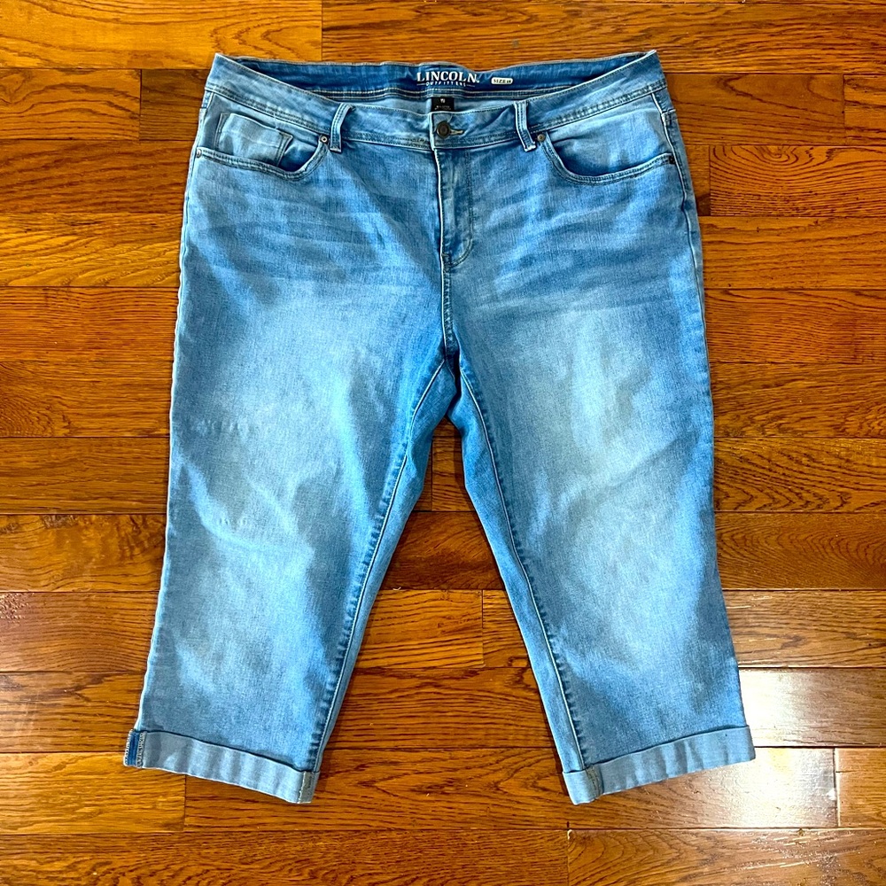 Lincoln Outfitters Size 18 denim capris